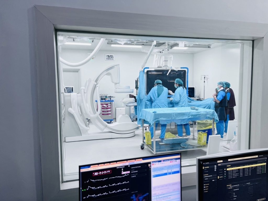Vivolight OCT-Cornaris P80 facilite la réussite des interventions coronariennes complexes à l'hôpital RSUD Al-Ihsan, en Indonésie.
